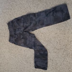 Boys size 6 camo cargo pants